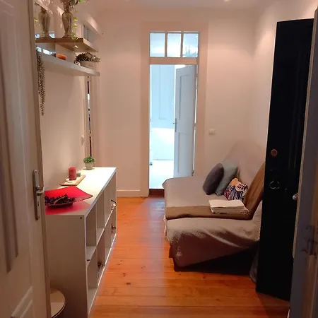 Charm Discovery 165 Apartment