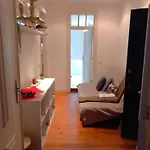 Charm Discovery 165 Apartman